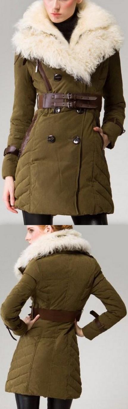 Buckled Sheep-Fur-Collar Double Breasted Down Coat in Green